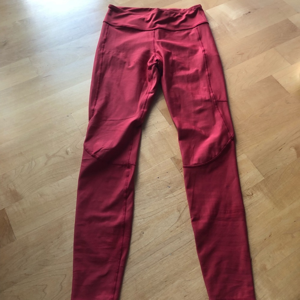 Carla Tight Raspberry leggings